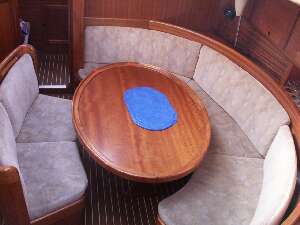 Bavaria 370 Segeln Chartern Yachtcharter Ostsee Kiel Marina Wendtorf Skippertraining Mitsegeln