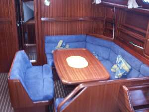 Bavaria 430 Segeln Chartern Yachtcharter Ostsee Kiel Marina Wendtorf Skippertraining Mitsegeln