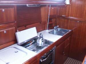 Bavaria 42 Segeln Chartern Yachtcharter Ostsee Kiel Marina Wendtorf Skippertraining Mitsegeln