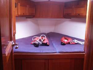 Bavaria 430 Segeln Chartern Yachtcharter Ostsee Kiel Marina Wendtorf Skippertraining Mitsegeln